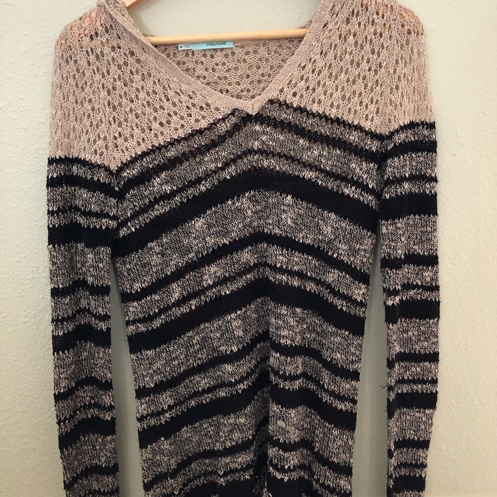 Light Knit Sweater